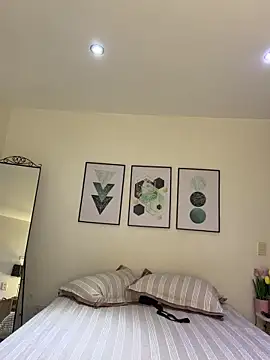 carminaurmommy online show from 12/17/25, 02:39