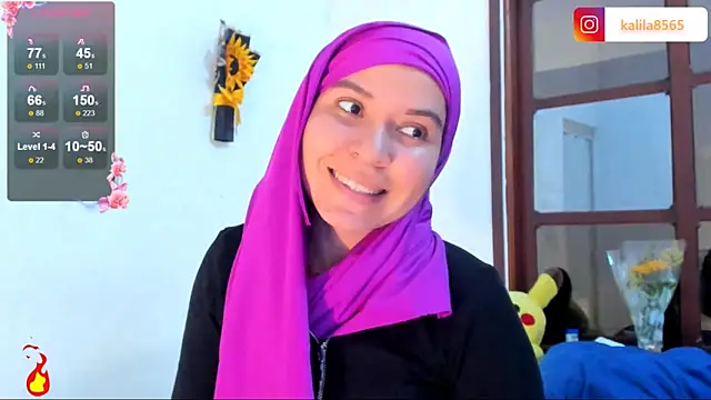 Snapshot of MatchedEyebrow chatting on 12/16/25, 08:36 MatchedEyebrow online show from 12/16/25, 08:36