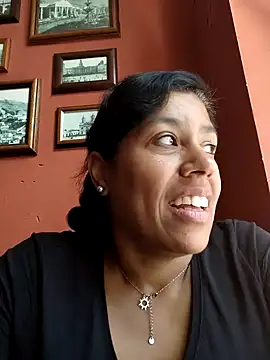 Snapshot of Molly_newman6 chatting on 09/26/25, 11:25 Molly newman6 online show from 09/26/25, 11:25