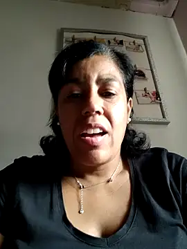 Snapshot of Molly_newman6 chatting on 10/02/25, 02:35 Molly newman6 online show from 10/02/25, 02:35