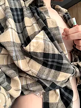 Snapshot of Camilla_Railian chatting on 09/28/25, 12:21 Camilla Railian online show from 09/28/25, 12:21