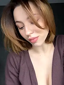 Snapshot of Camilla_Railian chatting on 10/03/25, 07:00 Camilla Railian online show from 10/03/25, 07:00