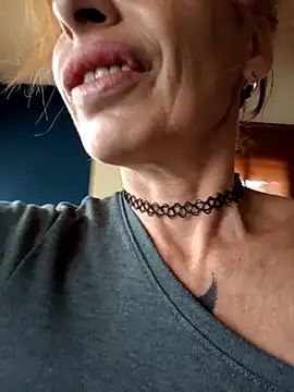 FrozenWaffle online show from 09/21/25, 03:13