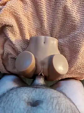 Snapshot of MrandMrsHaze chatting on 12/03/25, 04:05 MrandMrsHaze online show from 12/03/25, 04:05