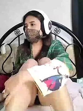 Snapshot of _Shimmerlyn_ chatting on 01/12/25, 06:16 Shimmerlyn online show from 01/12/25, 06:16