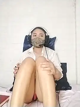 Snapshot of _Shimmerlyn_ chatting on 03/01/25, 08:42 Shimmerlyn online show from 03/01/25, 08:42