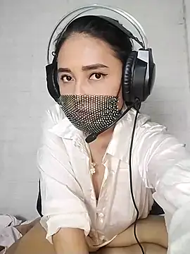 Snapshot of _Shimmerlyn_ chatting on 03/02/25, 05:14 Shimmerlyn online show from 03/02/25, 05:14