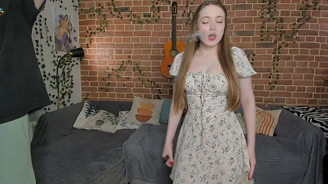 Snapshot of yamy_yamy_yamy chatting on 11/30/25, 01:04 yamy yamy yamy online show from 11/30/25, 01:04