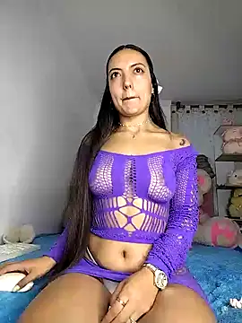 amycute  online show from 02/02/25, 11:11