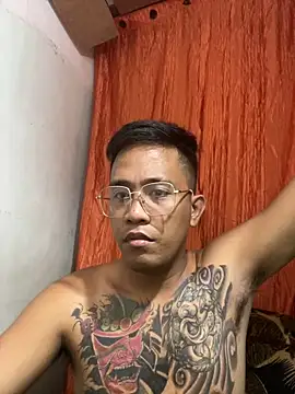 Thyler08 online show from 12/25/24, 06:09