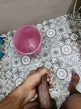 Snapshot of BiggDse chatting on 02/04/25, 08:35 BiggDse online show from 02/04/25, 08:35