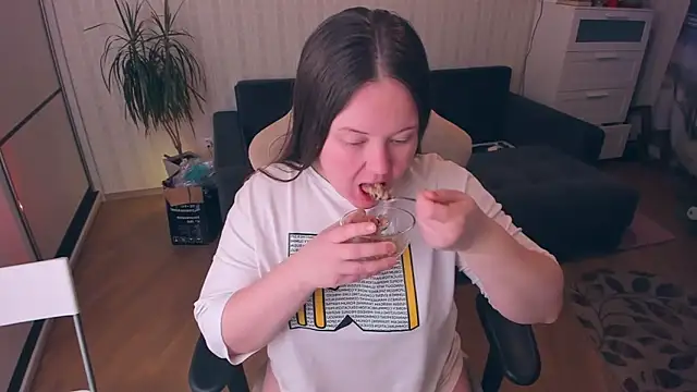 Jessica Rubatte online show from 12/06/24, 07:32