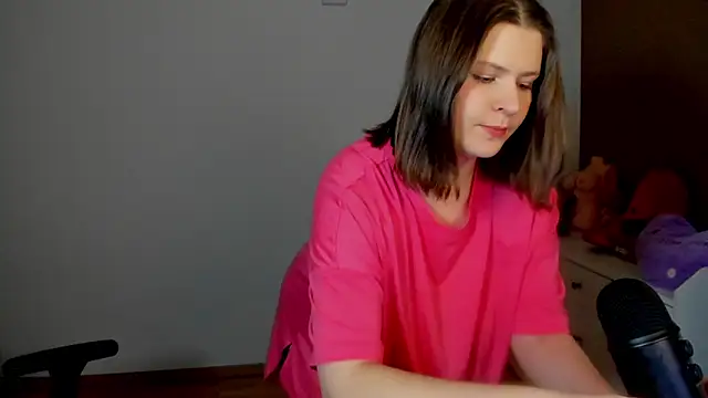 Snapshot of TinniAngel chatting on 03/05/25, 06:23 TinniAngel online show from 03/05/25, 06:23