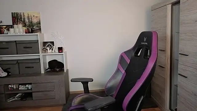 Snapshot of TinniAngel chatting on 09/11/25, 05:35 TinniAngel online show from 09/11/25, 05:35