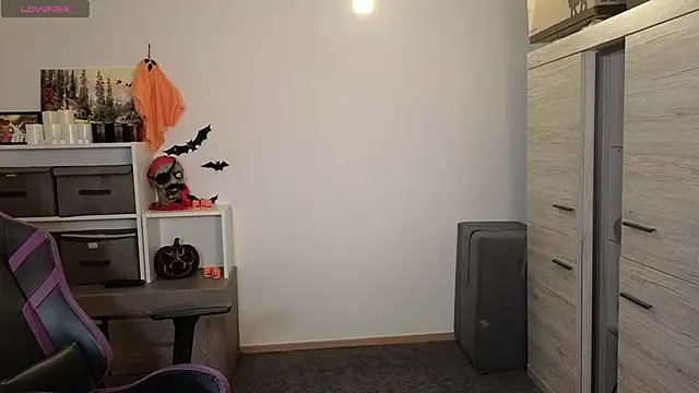 Snapshot of TinniAngel chatting on 10/11/25, 05:33 TinniAngel online show from 10/11/25, 05:33