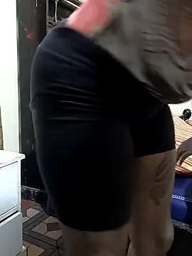 Snapshot of tokyohorny69 chatting on 11/26/25, 02:01 tokyohorny69 online show from 11/26/25, 02:01