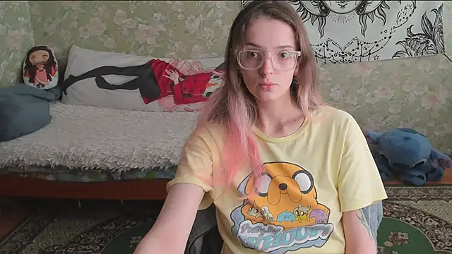 Snapshot of Cutie_Adelia chatting on 05/15/26, 10:33 Cutie Adelia online show from 05/15/26, 10:33