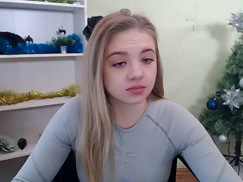 Snapshot of CrazyGloria chatting on 01/04/25, 06:41 CrazyGloria online show from 01/04/25, 06:41