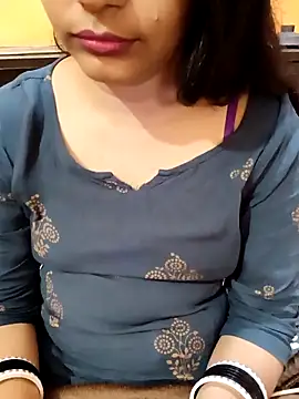 Diya 143 online show from 02/15/25, 10:33