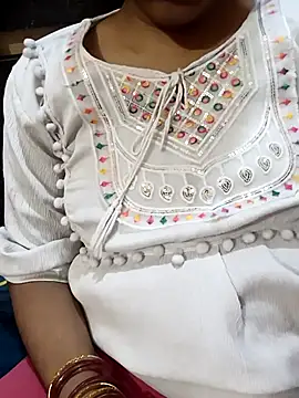 Snapshot of Diya_143 chatting on 09/28/25, 07:58 Diya 143 online show from 09/28/25, 07:58