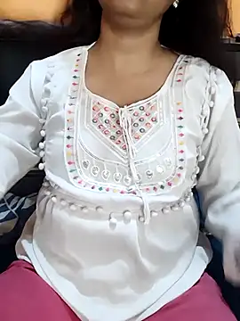 Snapshot of Diya_143 chatting on 10/08/25, 06:33 Diya 143 online show from 10/08/25, 06:33