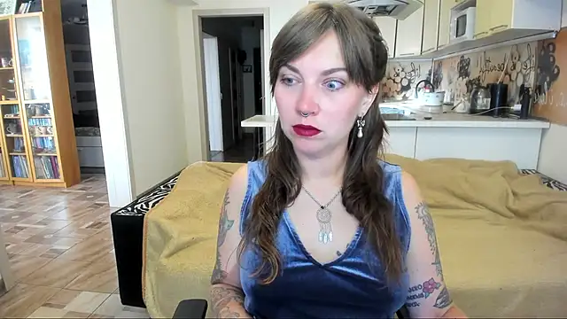 StacyTigerr online show from 09/30/25, 05:23