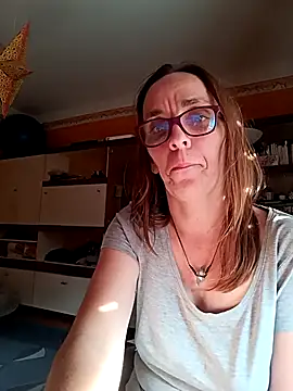 Dettybitch40 online show from 09/13/25, 03:12