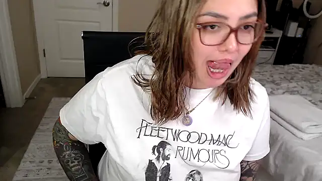 nativepumpkin95 online show from 12/13/24, 03:05