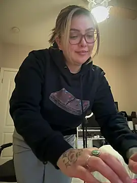 nativepumpkin95 online show from 12/15/24, 12:18