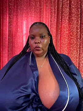 Snapshot of Michyboldy chatting on 10/15/25, 05:40 Michyboldy online show from 10/15/25, 05:40