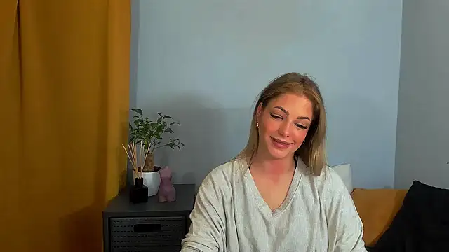 LilyBlondee online show from 02/19/25, 05:27