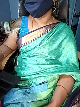 Snapshot of Tamil-hotwife chatting on 01/09/25, 04:41 Tamil-hotwife online show from 01/09/25, 04:41
