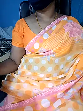 Snapshot of Tamil-hotwife chatting on 01/10/25, 10:39 Tamil-hotwife online show from 01/10/25, 10:39