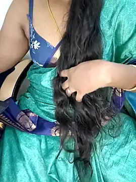 Snapshot of Tamil-hotwife chatting on 02/12/25, 04:44 Tamil-hotwife online show from 02/12/25, 04:44