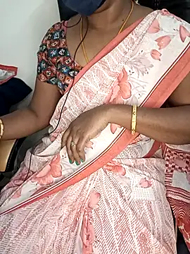 Snapshot of Tamil-hotwife chatting on 02/12/25, 07:24 Tamil-hotwife online show from 02/12/25, 07:24
