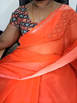 Snapshot of Tamil-hotwife chatting on 03/07/25, 06:33 Tamil-hotwife online show from 03/07/25, 06:33