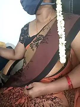 Snapshot of Tamil-hotwife chatting on 03/11/25, 07:25 Tamil-hotwife online show from 03/11/25, 07:25