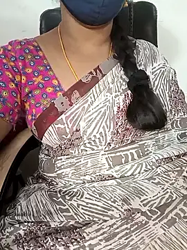 Snapshot of Tamil-hotwife chatting on 10/19/25, 05:46 Tamil-hotwife online show from 10/19/25, 05:46