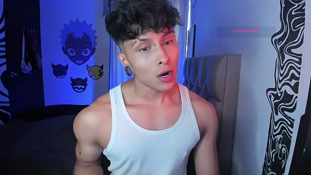 Snapshot of ala_ha chatting on 12/17/25, 10:05 ala ha online show from 12/17/25, 10:05