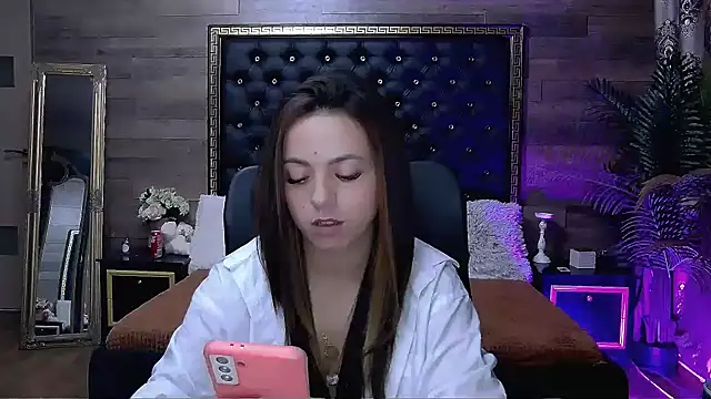 Snapshot of PlayfulElla chatting on 10/11/25, 05:17 PlayfulElla online show from 10/11/25, 05:17