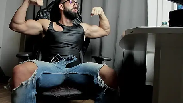 Snapshot of liamaesthetic chatting on 12/05/24, 05:15 liamaesthetic online show from 12/05/24, 05:15