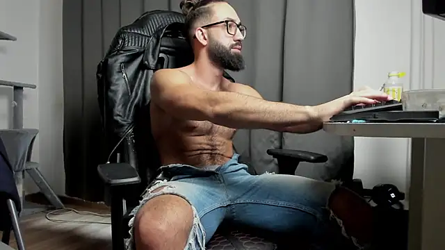 Snapshot of liamaesthetic chatting on 01/30/25, 07:50 liamaesthetic online show from 01/30/25, 07:50