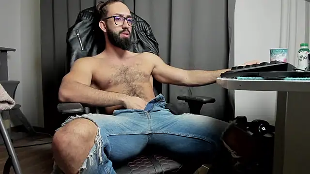 Snapshot of liamaesthetic chatting on 02/08/25, 06:43 liamaesthetic online show from 02/08/25, 06:43