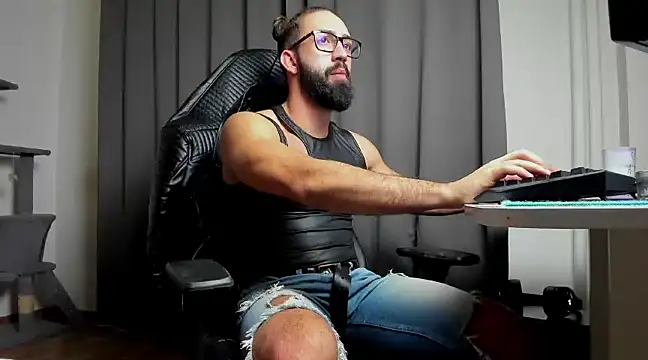 Snapshot of liamaesthetic chatting on 03/02/25, 06:40 liamaesthetic online show from 03/02/25, 06:40