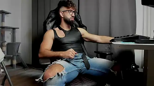 Snapshot of liamaesthetic chatting on 03/05/25, 06:12 liamaesthetic online show from 03/05/25, 06:12