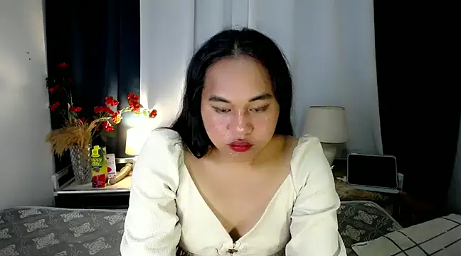 Snapshot of bettina_love chatting on 12/09/24, 02:17 bettina love online show from 12/09/24, 02:17
