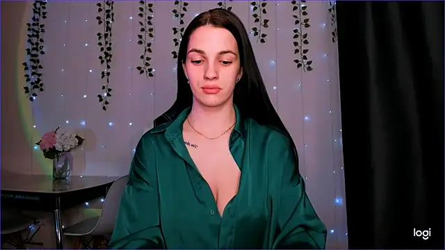 Snapshot of KarlaSim chatting on 02/05/25, 08:25 KarlaSim online show from 02/05/25, 08:25