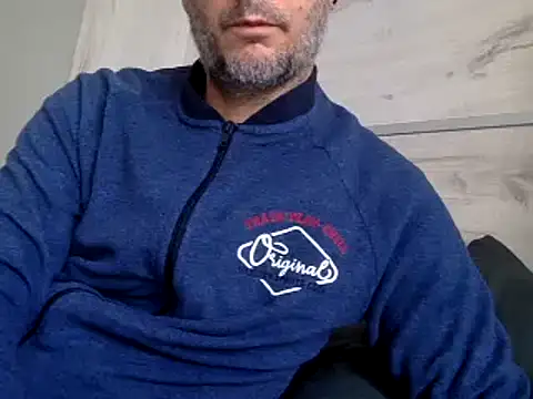 curioushetero online show from 12/05/24, 10:44
