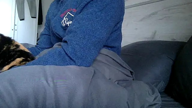curioushetero online show from 01/28/25, 07:53