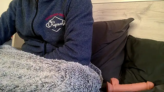 curioushetero online show from 02/06/25, 04:25